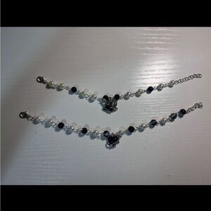 Black and white flower and pearl bracelet set